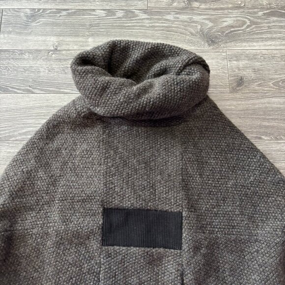 Melow By Melissa Bolduc Petrouchka Poncho Womens S/M Virgin Wool Pull Designer - Picture 2 of 15